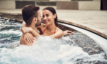 4 Tage Auszeit im Taunus Gebirge erleben und ein Wochenendausflug in die Rhein-Main-Therme genießen