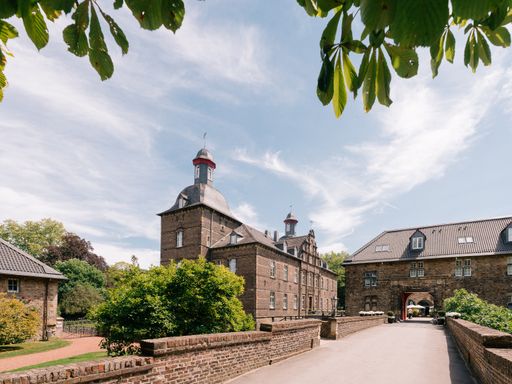 5 Tage Kurzurlaub im Classic Doppelzimmer im 5 Sterne Superior Schlosshotel in Essen