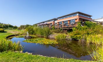 3 Tage Kurzurlaub an der Mosel im 4* Eurostrand Resort Moseltal: Kultur, Kulinarische Vielfalt und ganz viel Natur