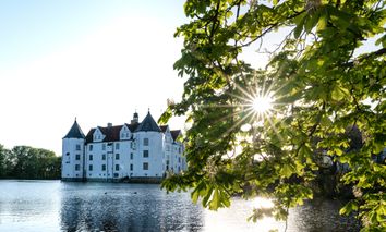 5 Tage Ostseeurlaub im Ostseebad Glücksburg im Hotel direkt am Strand verbringen