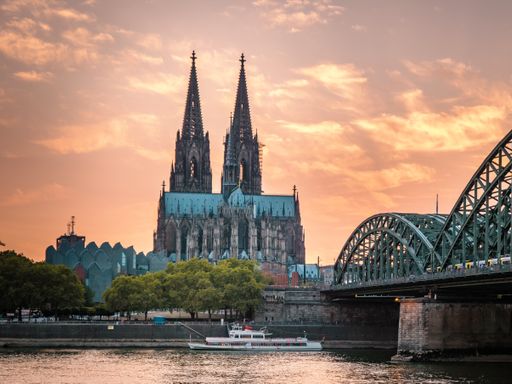 3 Tage Städtereise nach Köln inkl. Tageskarte Therme & im 4* PhiLeRo Hotel übernachten