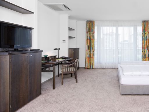 3 Tage Kurzurlaub nahe Nürnberg: Entspannung und Komfort im Hotel HerzogsPark****S