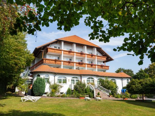 2 Tage den Bayerischen Wald entdecken und im Natur- & Aktiv-Hotel "Sattelbogener Hof" erholen