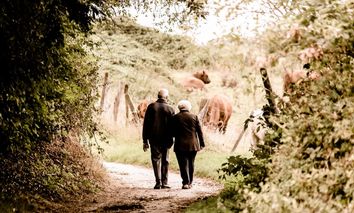 Entspannte Auszeit in den Bergen für Senioren