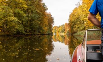 Schiff AHOI an der Mecklenburgischen Seenplatte
