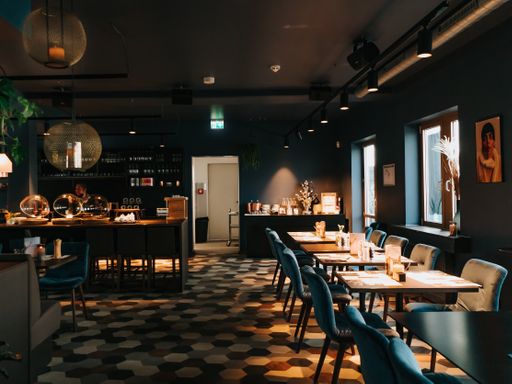 5 Tage Frankfurt erleben: Genießen Sie Komfort und Ausblick im The Blasky Hotel