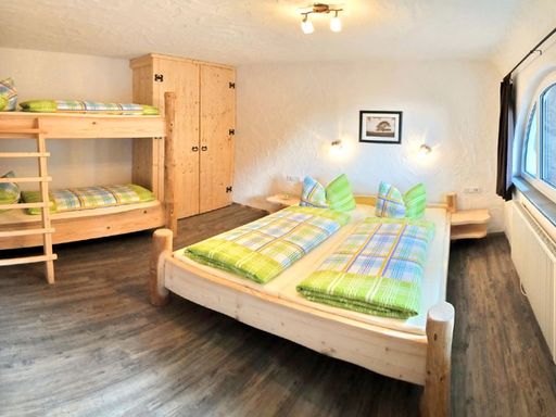 4 Tage romantischer Winterurlaub im Thüringer Wald in einem urigen Erdhaus