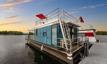 3 Tage im modernen Hausboot in der Brandenburgischen Seenplatte erholen