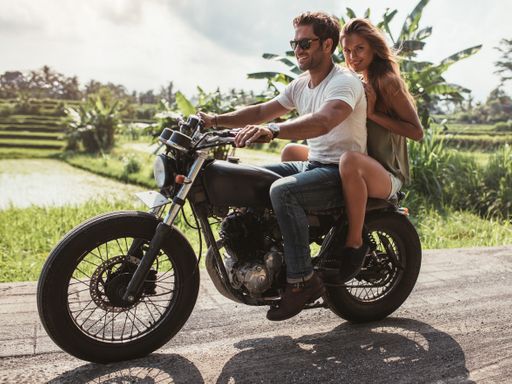 MOTORRAD­FAHREN AN DER MOSEL